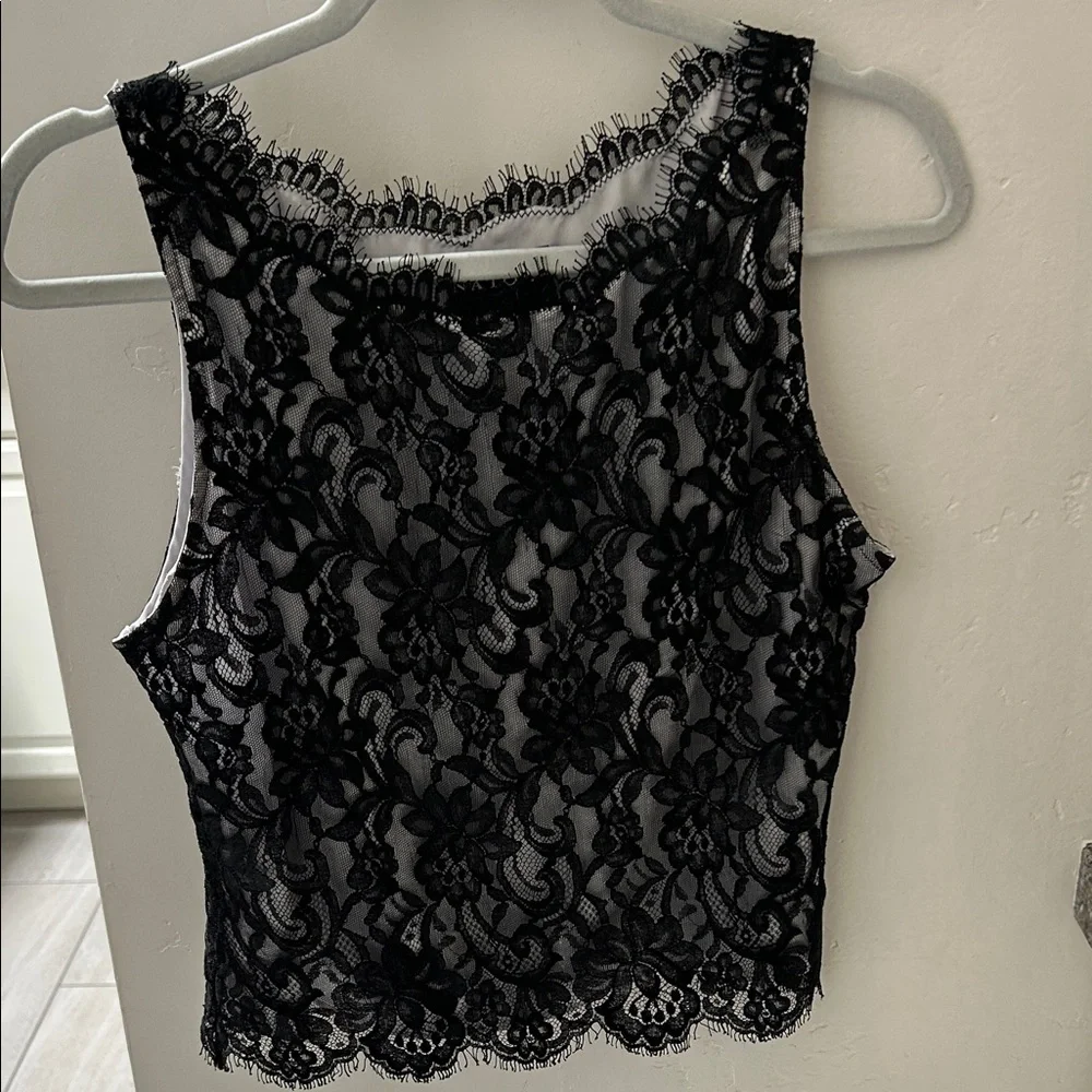 NatoriElegant Black Lace Sleeveless Top - Picture 1 of 2